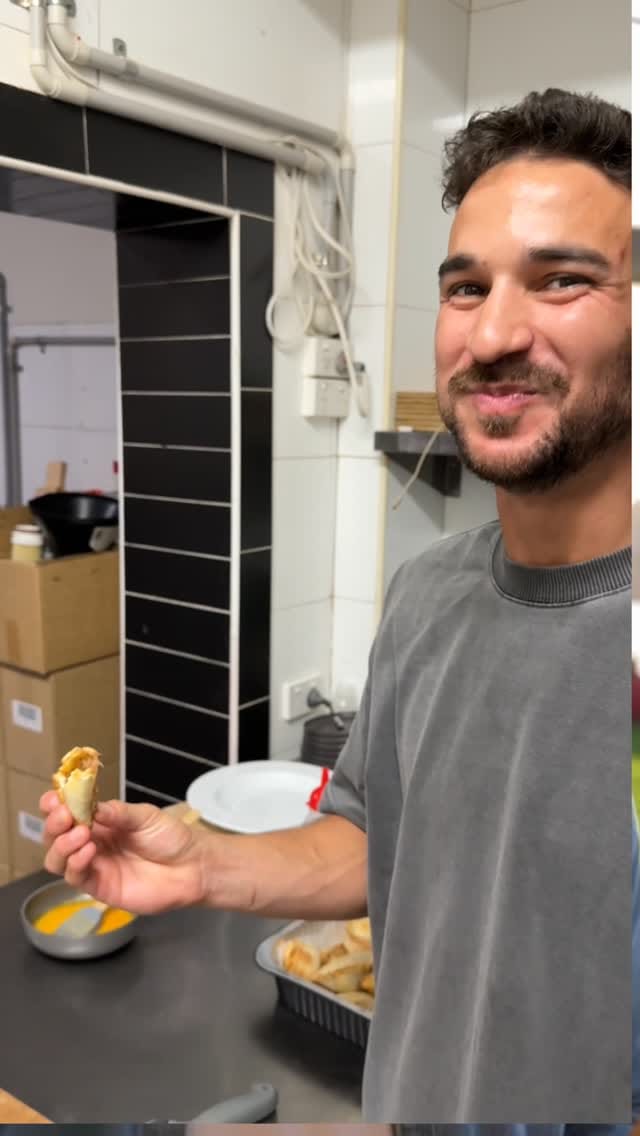 Post 10 by Argentum Empanadas on Instagram (video)