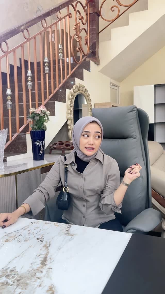 Post 8 by Boss Furniture Makassar on Instagram (video)