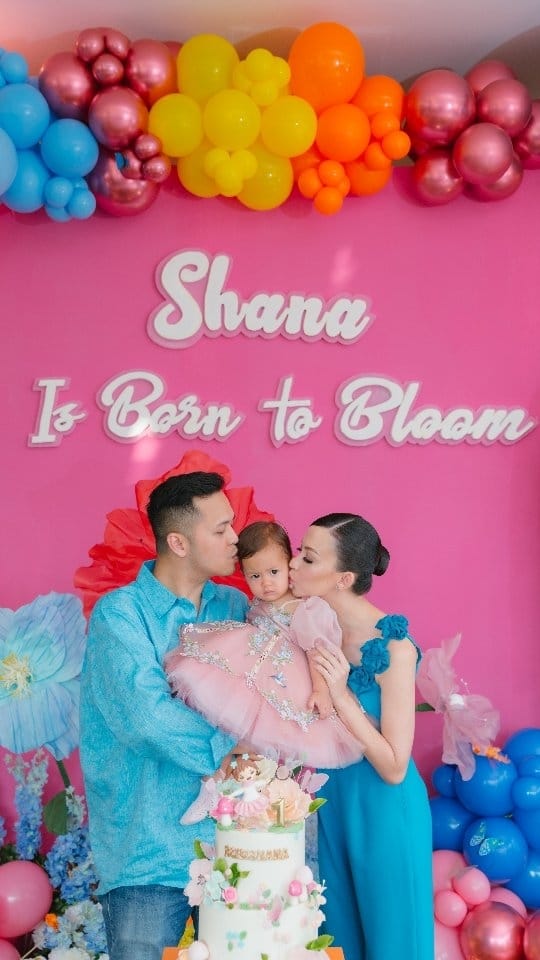 Post 8 by Karina Nadila on Instagram (video)