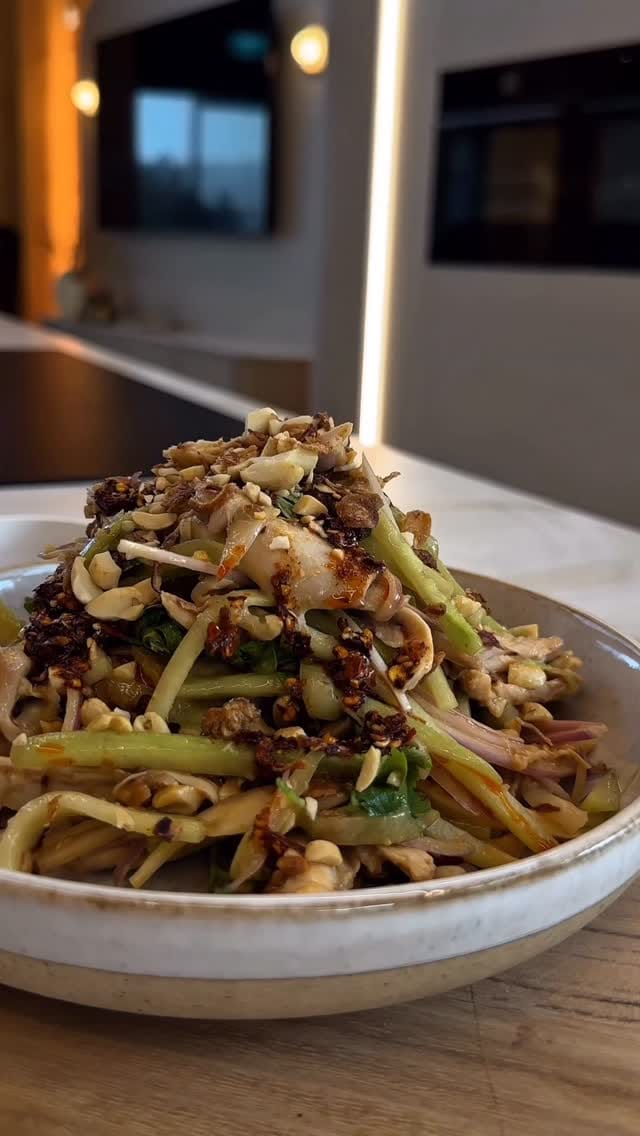 Post 2 by lil eets 🤙 on Instagram (video)