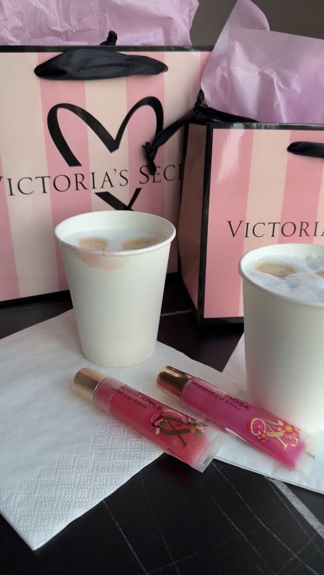 Post 8 by Магазини жіночої білизни Victoria’s Secret on Instagram (video)