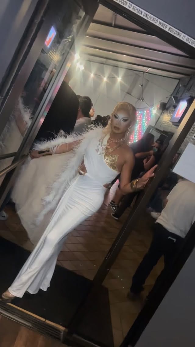 Post 3 by Frida Mont on Instagram (video)
