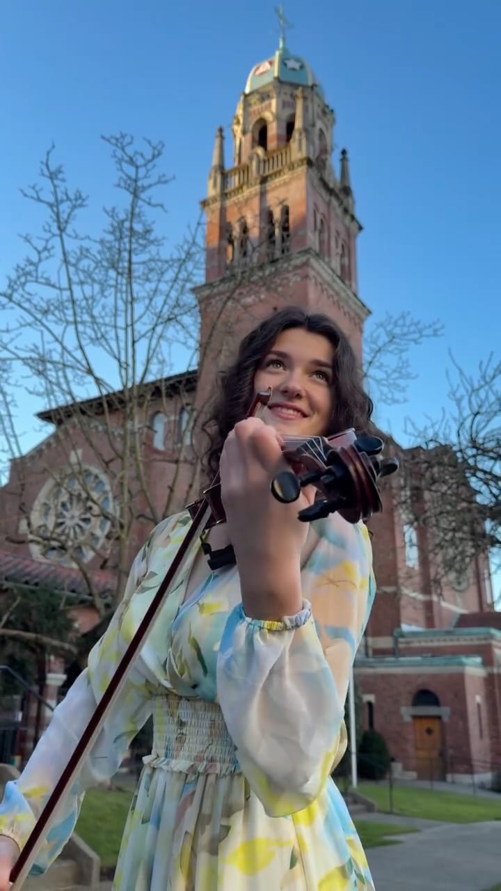 Post 8 by Anhelina Todoriko on Instagram (video)