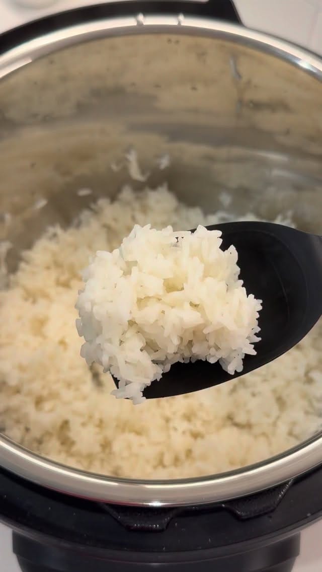 Post 6 by Alicia’s Kitchen on Instagram (video)