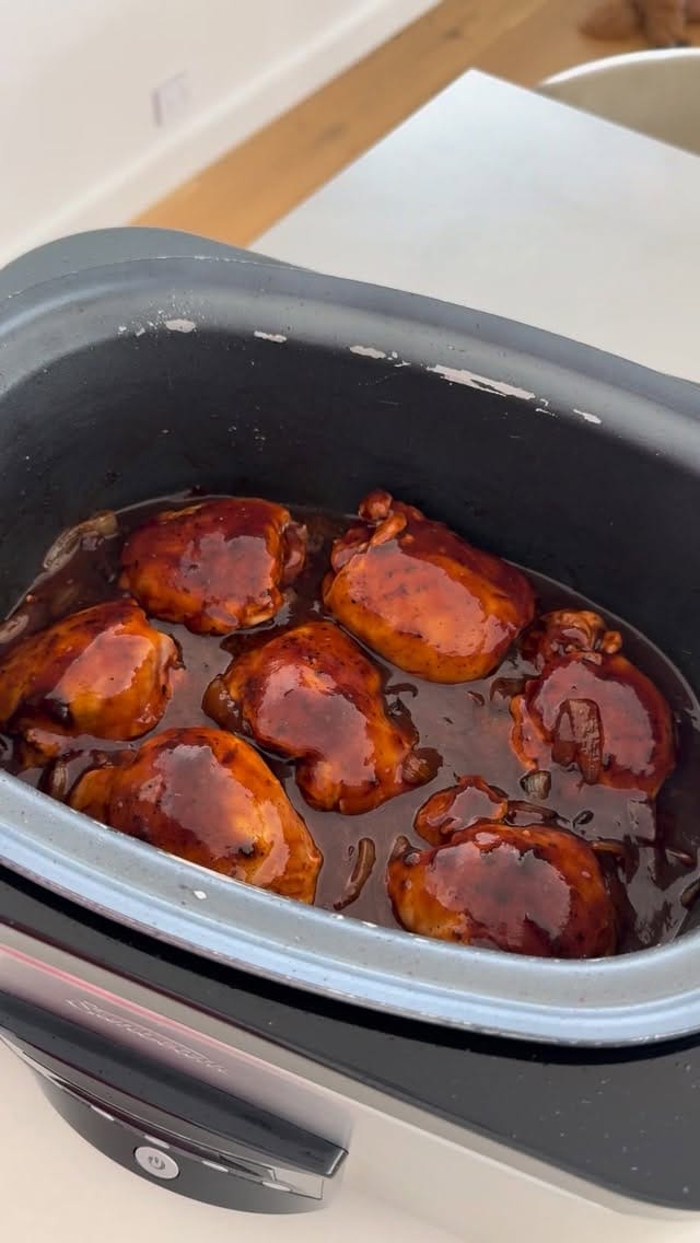 Post 5 by Alicia’s Kitchen on Instagram (video)