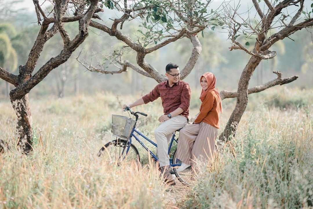 Post 10 by AMPHOTO | WEDDING - PREWEDDING SEMARANG on Instagram (carousel)