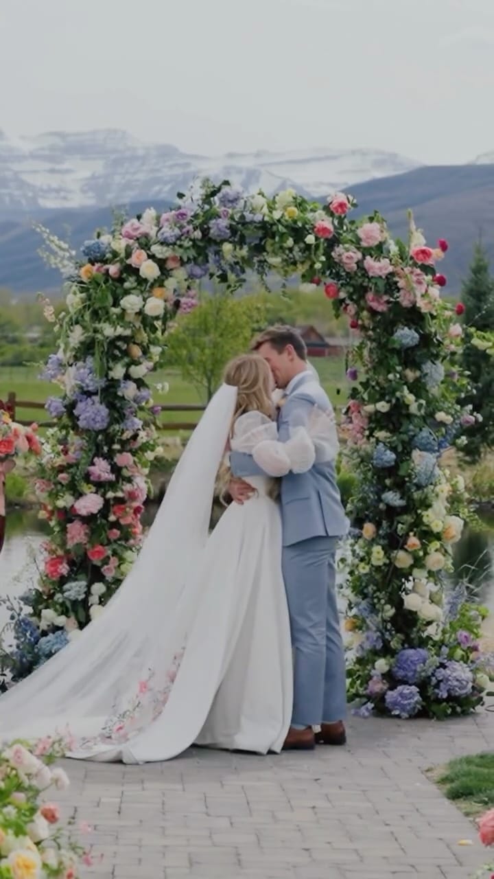 Post 1 by Utah Wedding DJ / Party on Instagram (video)