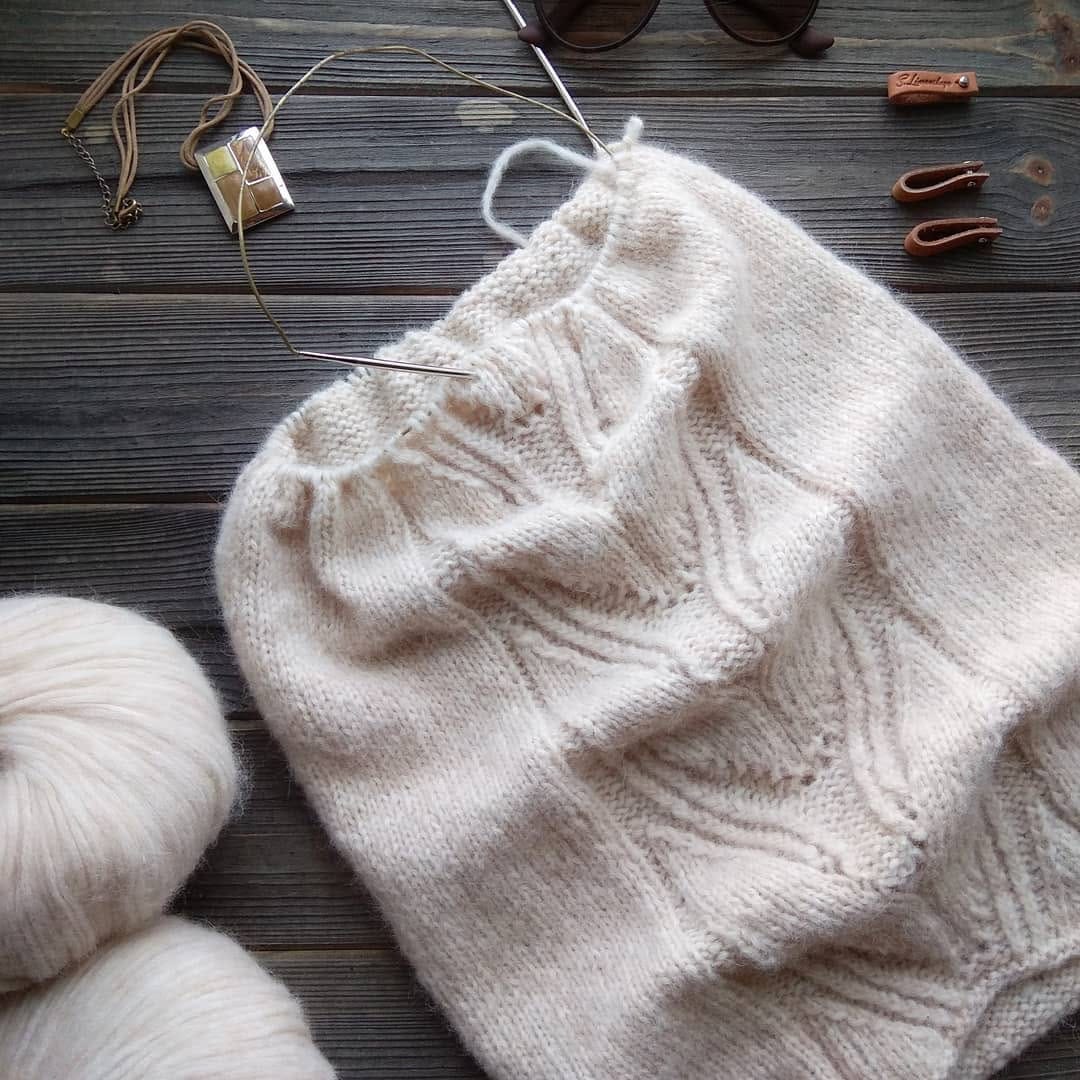 Post 8 by 🐏ВЯЗАНЫЕ ШАПКИ🐏СНУДЫ🐏СВИТЕРА on Instagram (image)
