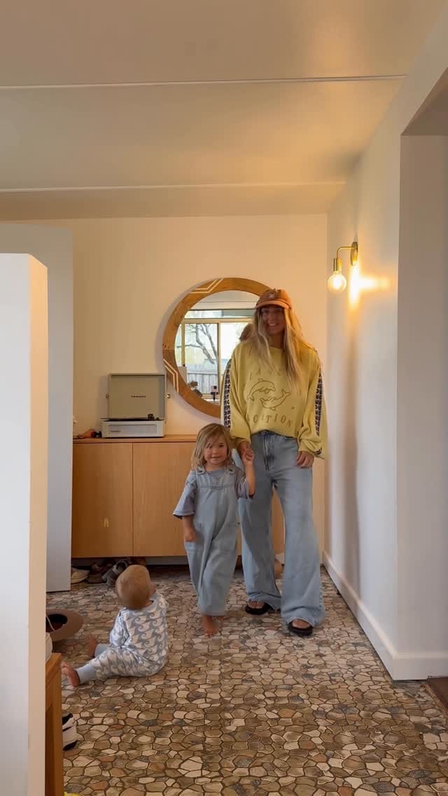 Post 6 by Lahnee on Instagram (video)
