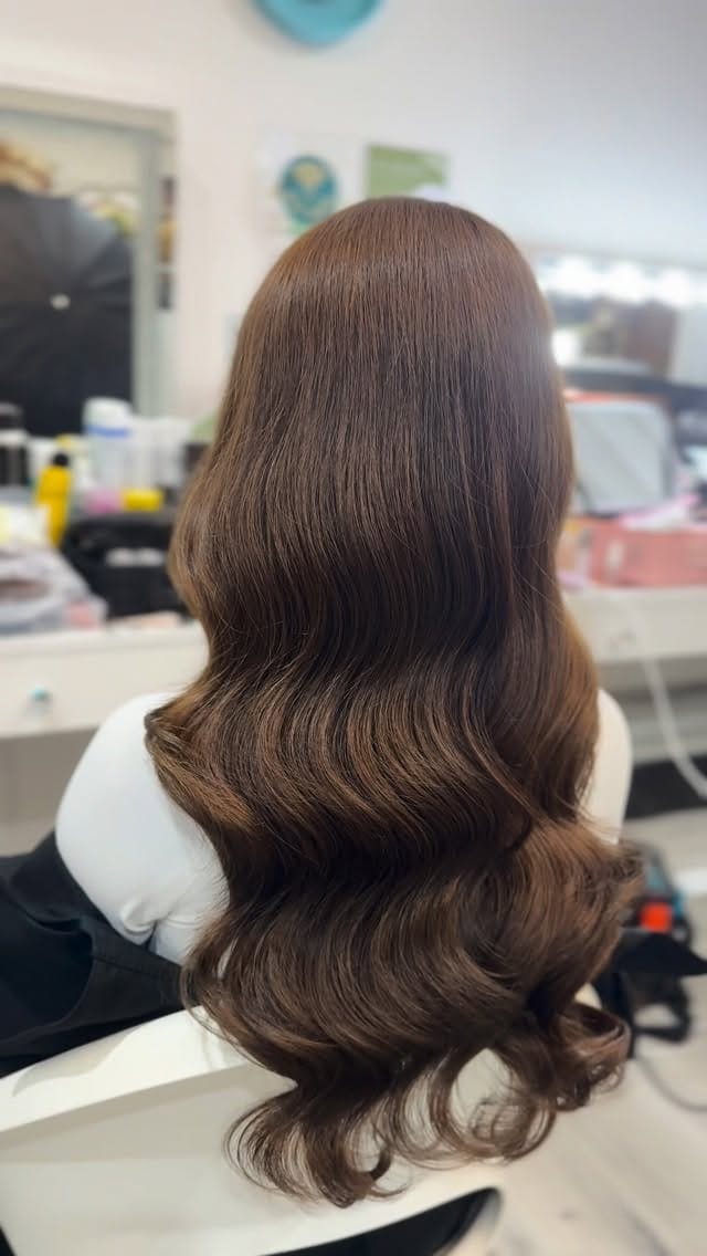 Post 6 by Bella Le on Instagram (video)