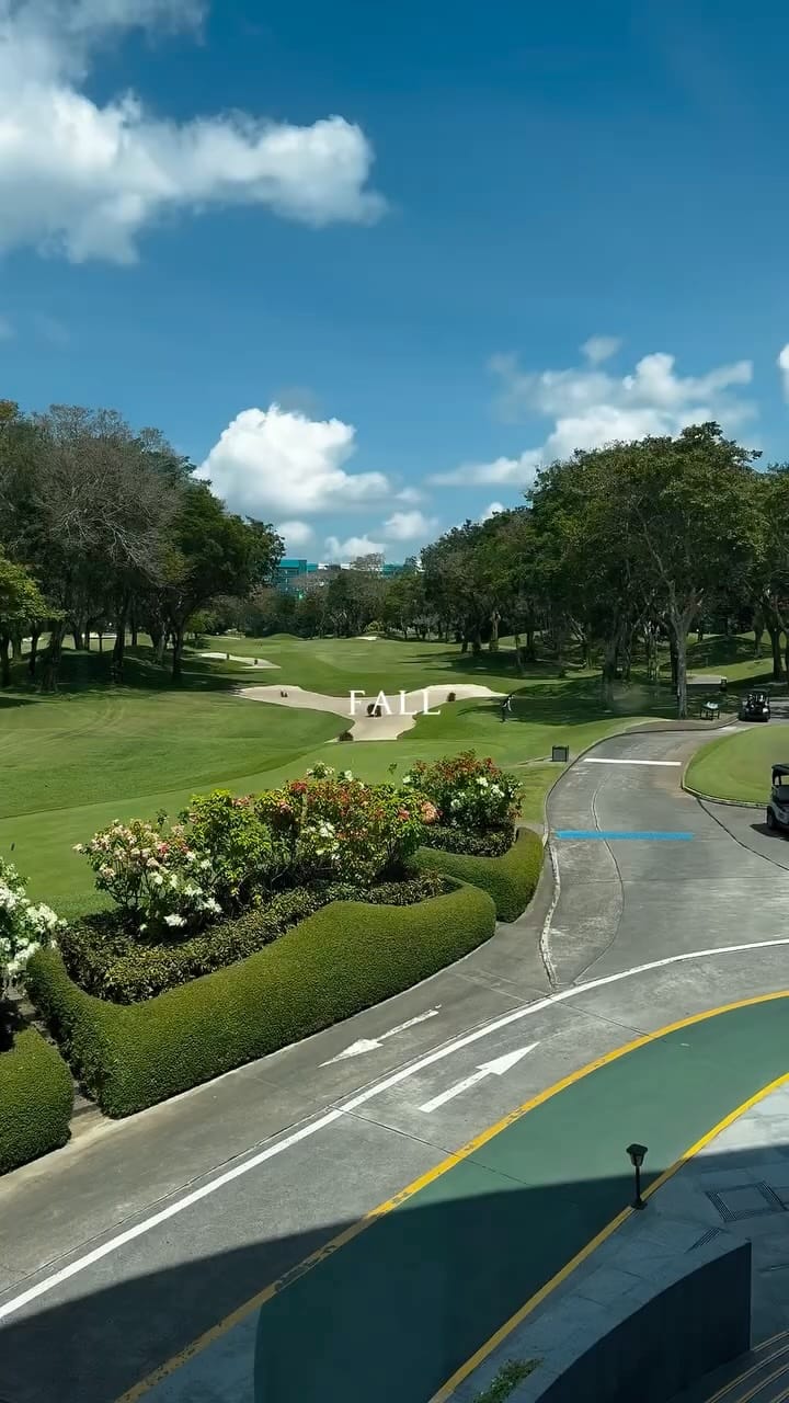 Post 10 by Bella Le on Instagram (video)