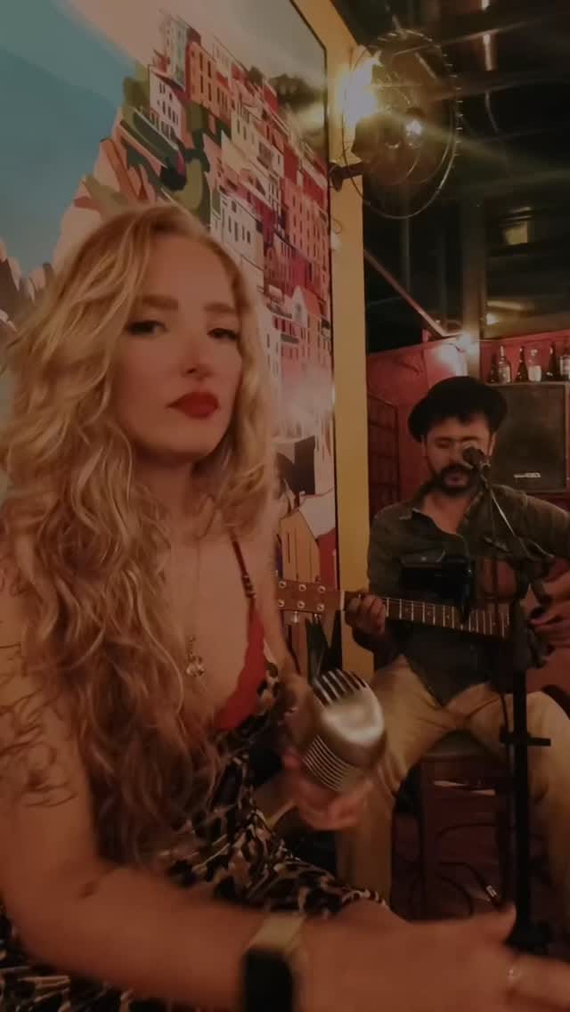 Post 7 by Sarah Céli on Instagram (video)