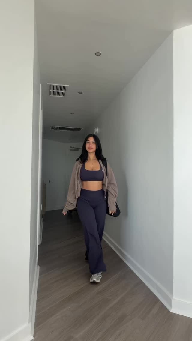 Post 5 by Stacy Velez on Instagram (video)
