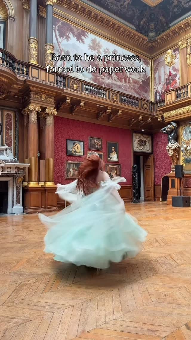 Post 8 by Eva Mythwood on Instagram (video)