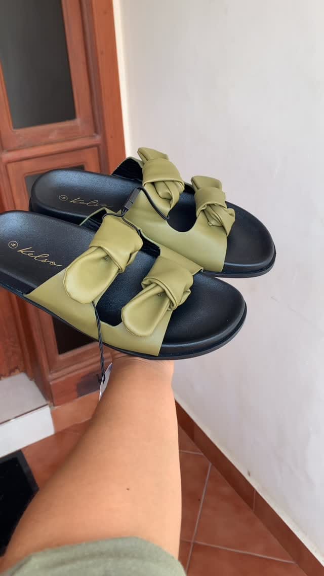 Post 2 by Boujee Chic on Instagram (video)