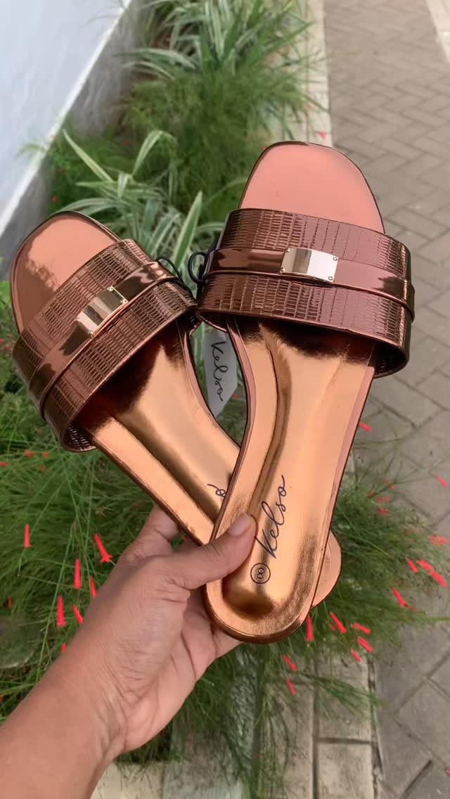 Post 5 by Boujee Chic on Instagram (video)