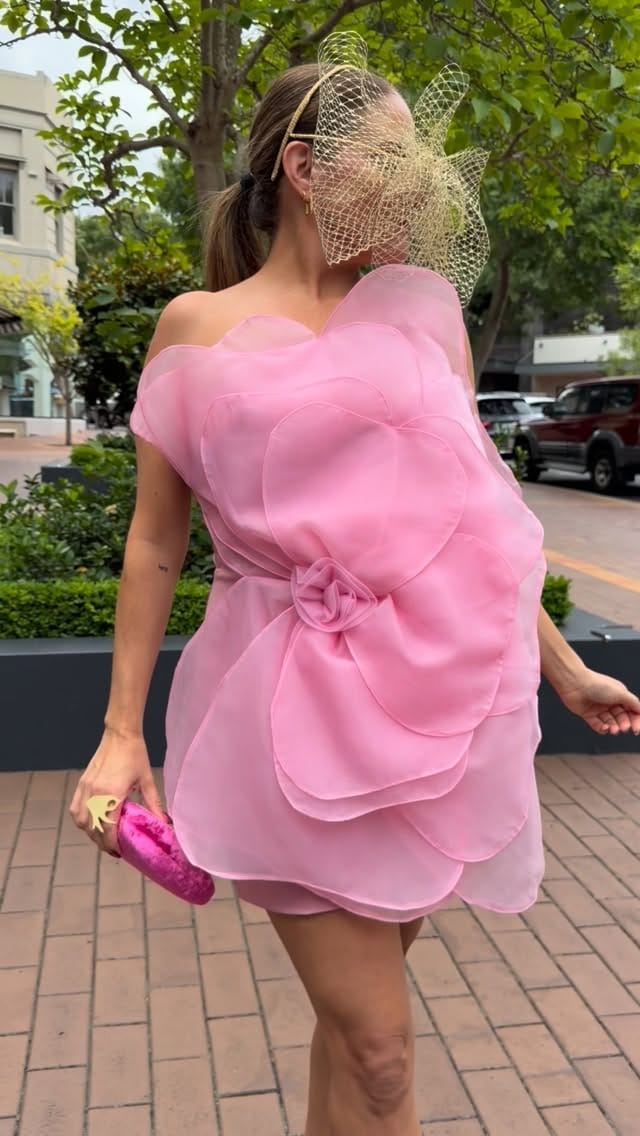 Post 9 by Styled Collective | Statement Eventwear on Instagram (video)