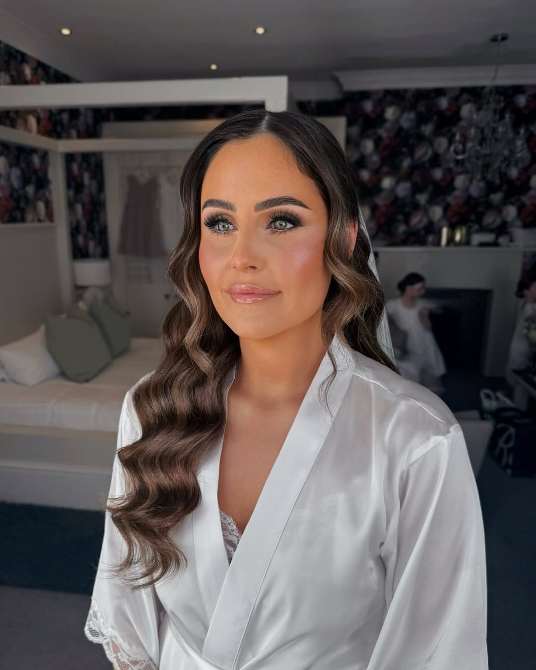 Post 7 by GEORGIA CUTTS | UK & DESTINATION BRIDAL MAKEUP ARTIST on Instagram (carousel)