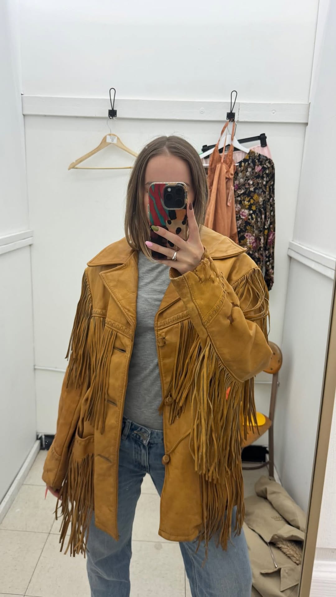 Post 4 by Daisy Hooper on Instagram (video)