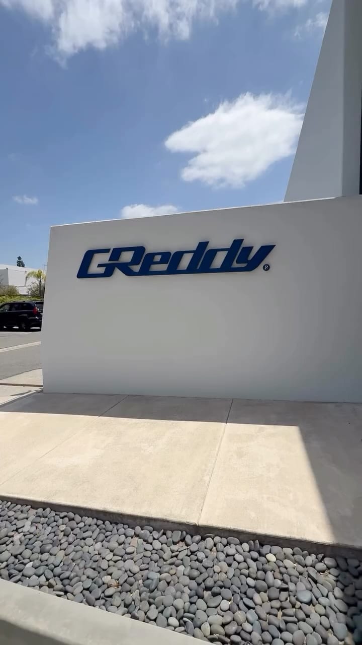 Post 2 by Intecracing on Instagram (video)