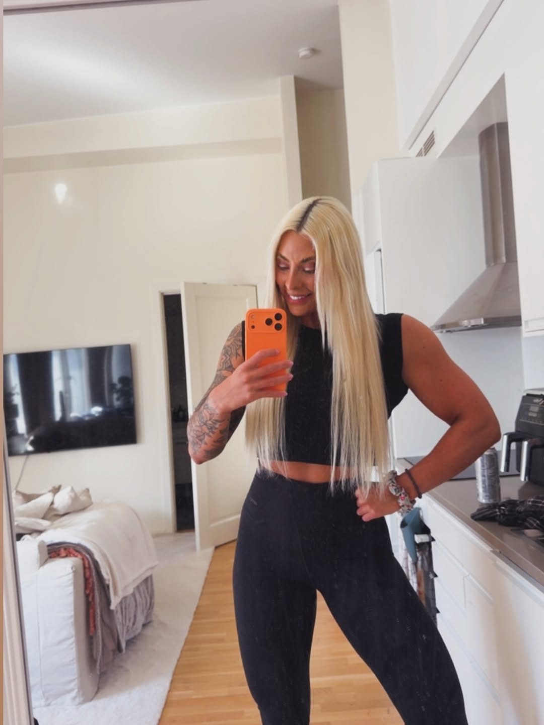 Post 1 by VICTORIA SALLER | IFBB FIGURE 🇸🇪 on Instagram (carousel)