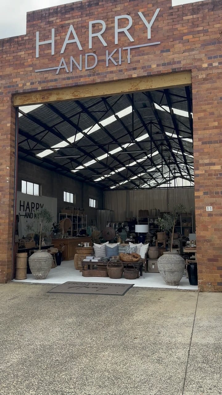 Post 10 by INTERIORS FROM WORLDS AWAY on Instagram (video)