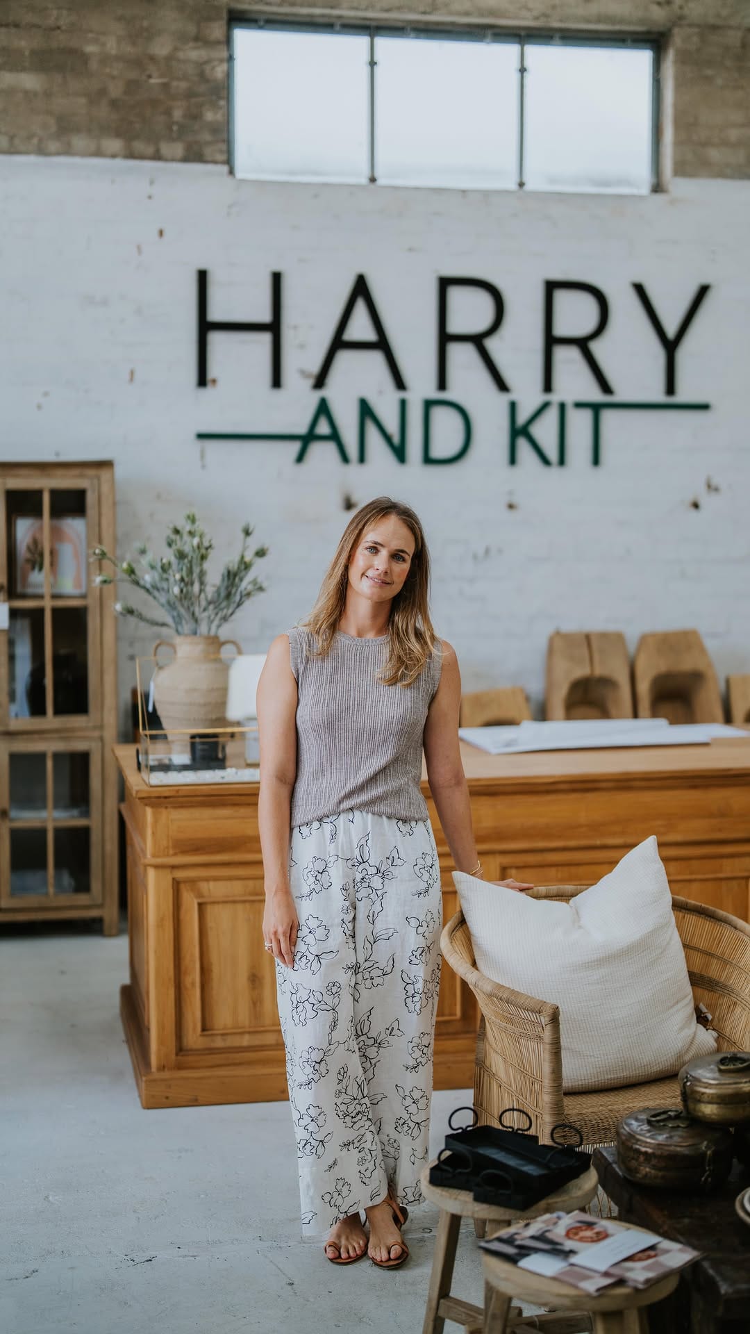 Post 9 by INTERIORS FROM WORLDS AWAY on Instagram (video)
