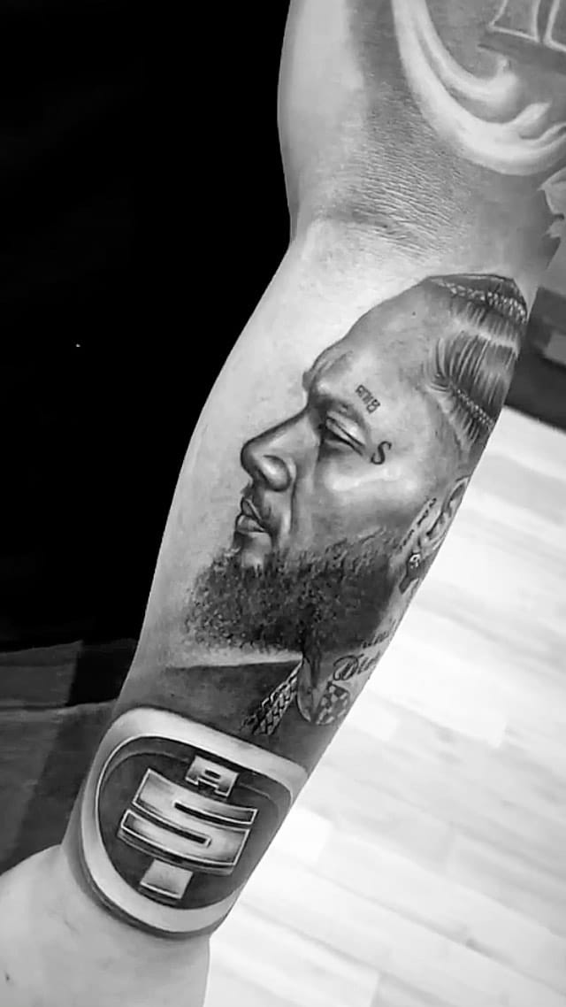Post 10 by Michael Rivas🎨💉 on Instagram (video)