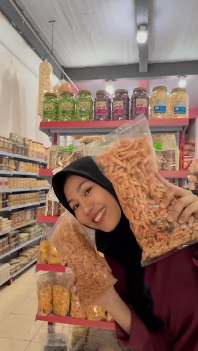 Post 2 by AGEN SNACK, KUKER & CEMILAN JERUJU ( PONTIANAK ) on Instagram (video)