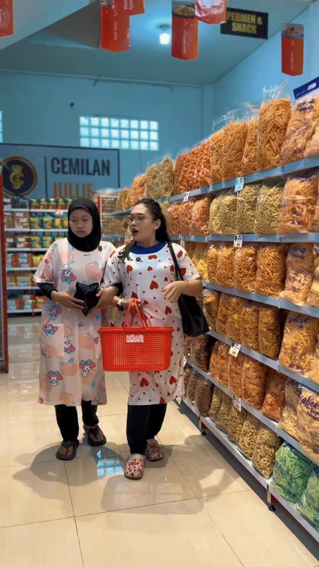 Post 9 by AGEN SNACK, KUKER & CEMILAN JERUJU ( PONTIANAK ) on Instagram (video)