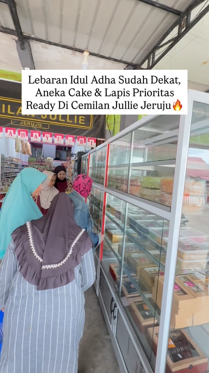 Post 4 by AGEN SNACK, KUKER & CEMILAN JERUJU ( PONTIANAK ) on Instagram (video)