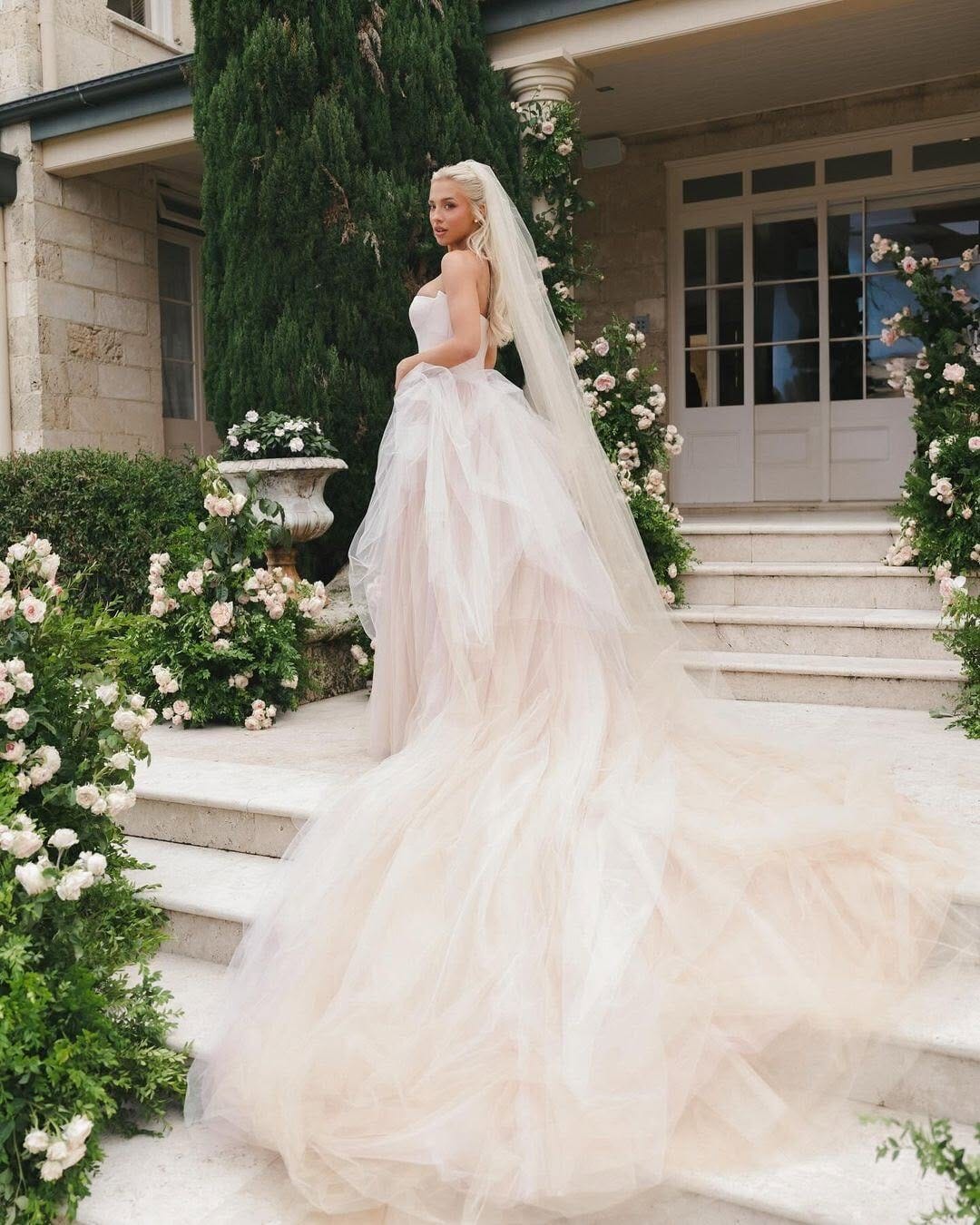 Post 9 by Vera Wang Australia on Instagram (carousel)