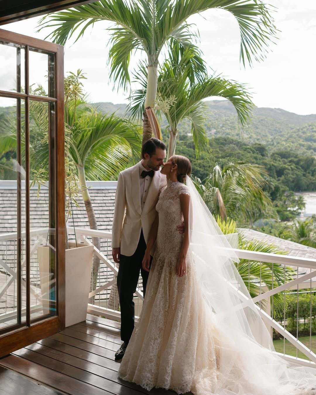Post 6 by Vera Wang Australia on Instagram (carousel)