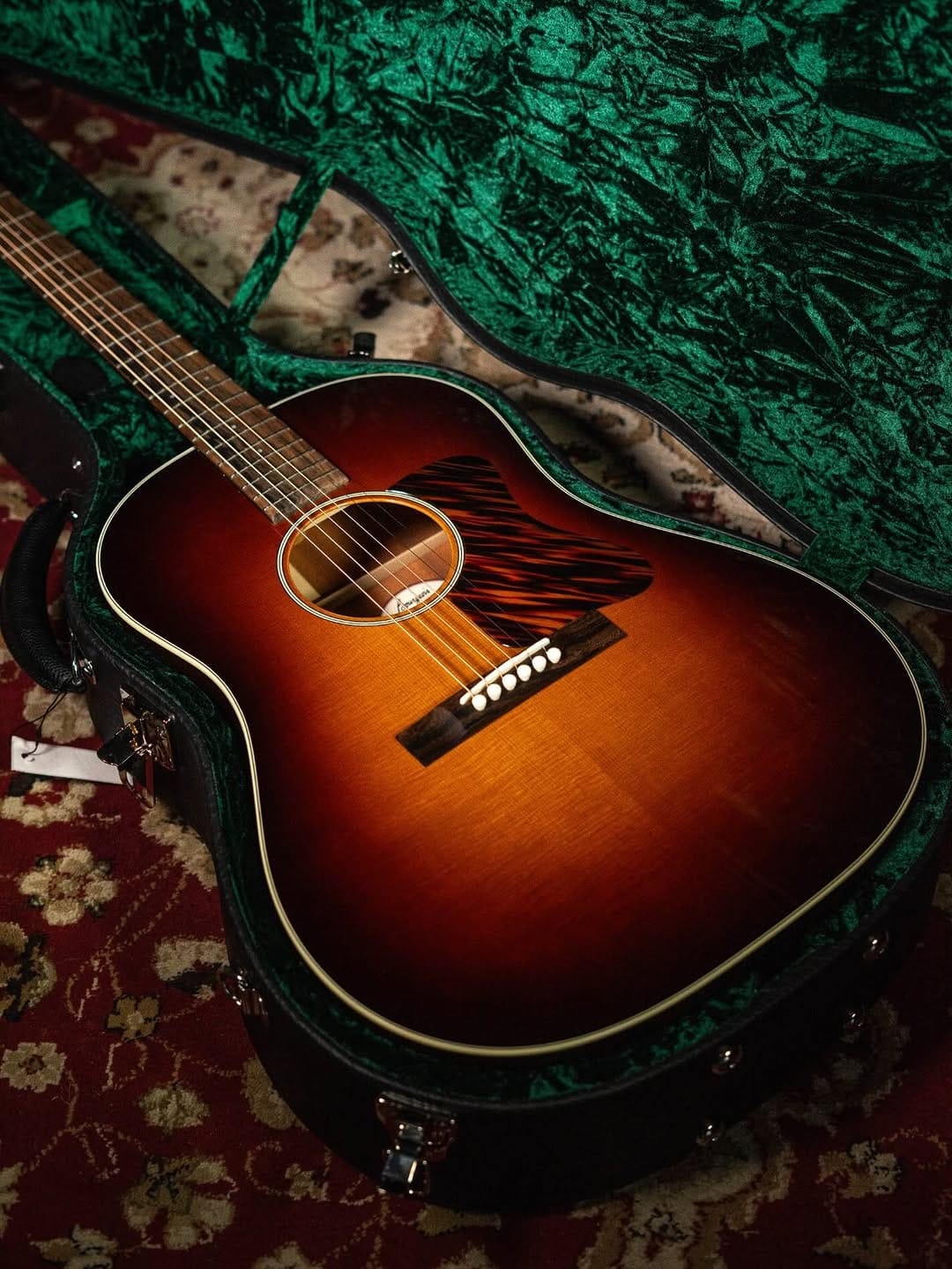 Post 5 by guitarguitar on Instagram (carousel)