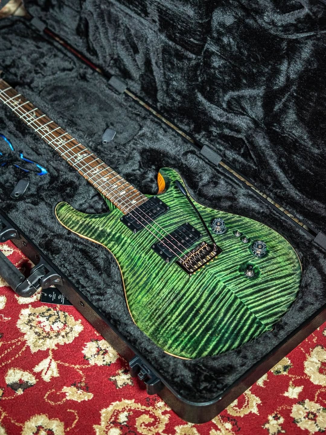 Post 2 by guitarguitar on Instagram (carousel)
