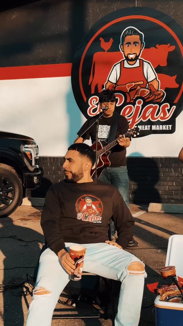 Post 10 by Los Nuevos Del Bajío Oficial on Instagram (video)