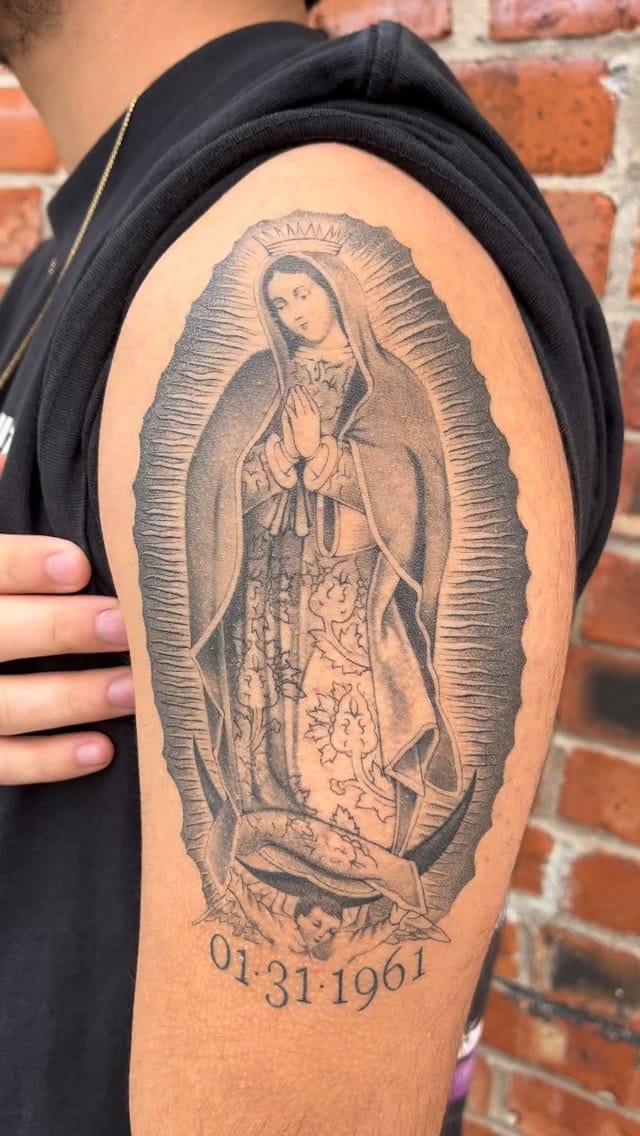 Post 5 by Ellie Iglesias| Tattoo Artist on Instagram (video)