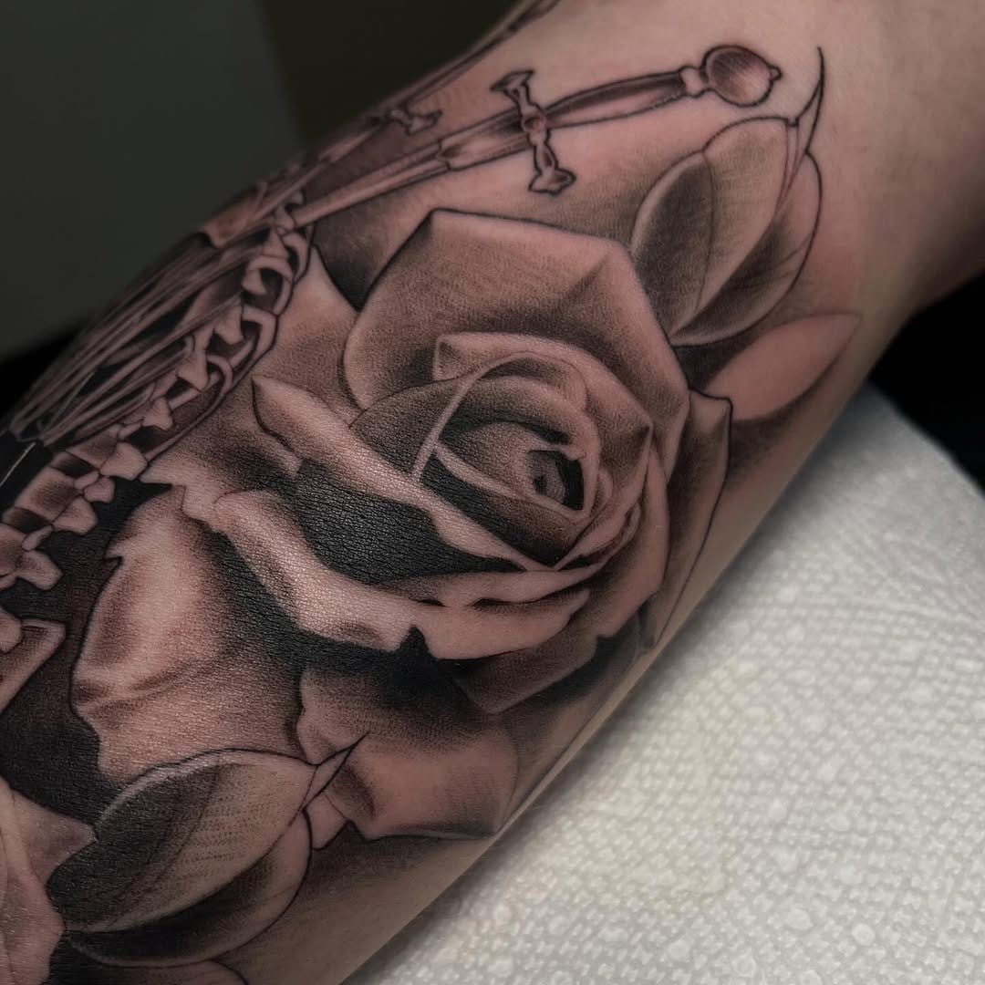 Post 6 by Ellie Iglesias| Tattoo Artist on Instagram (carousel)