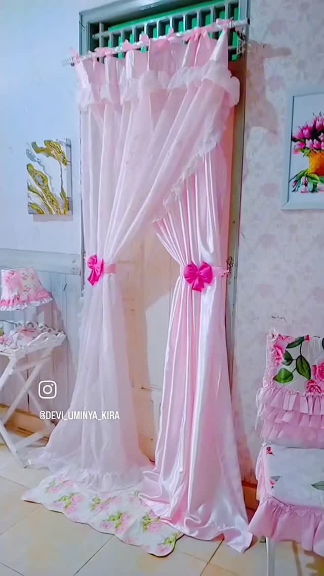 Post 4 by Devi Umi Kira Shabby on Instagram (video)