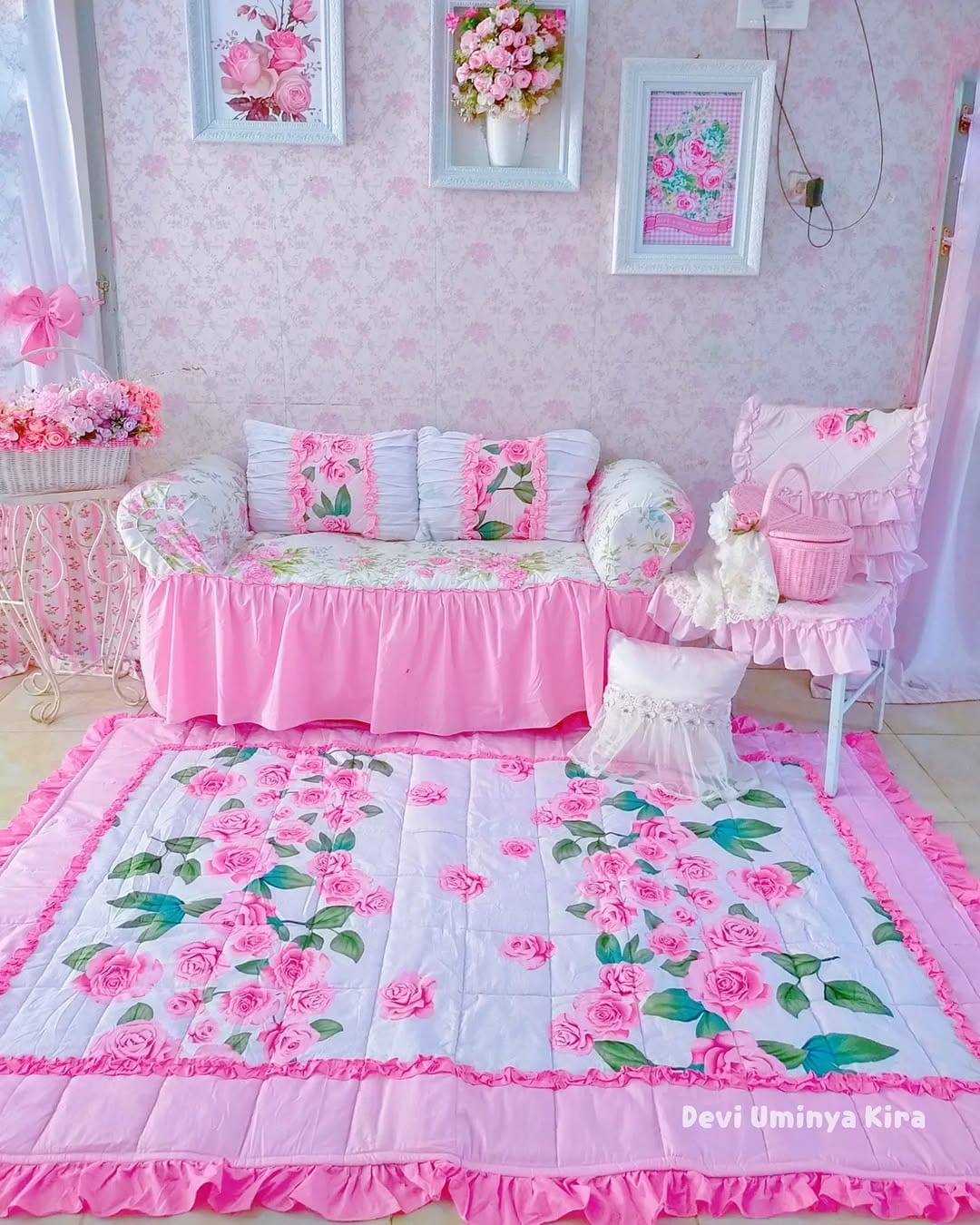 Post 10 by Devi Umi Kira Shabby on Instagram (carousel)