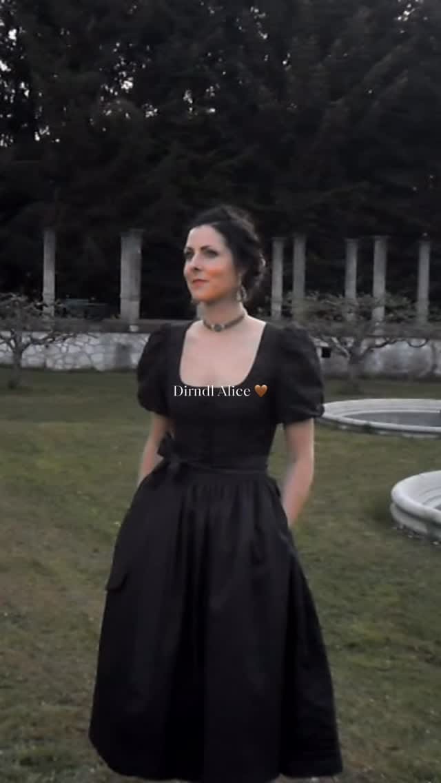 Post 3 by CHIEMGAU TRACHTEN - Leni Lex on Instagram (video)