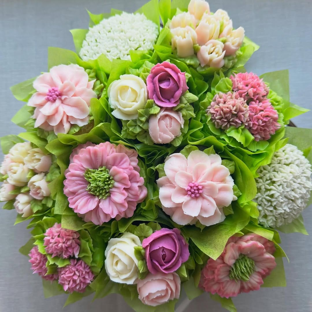 Post 8 by The Art of Cake Studio on Instagram (image)