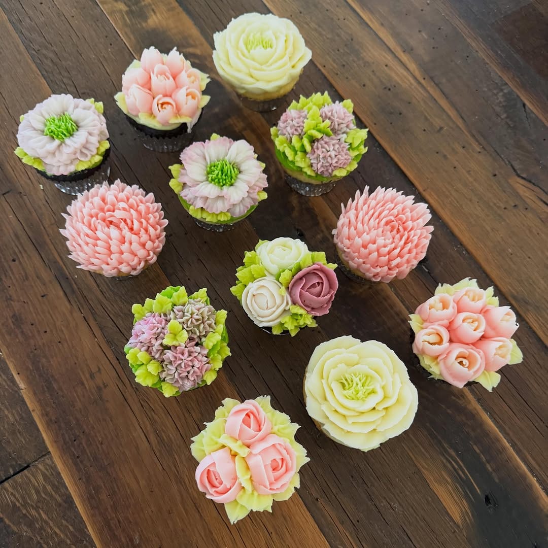 Post 2 by The Art of Cake Studio on Instagram (carousel)
