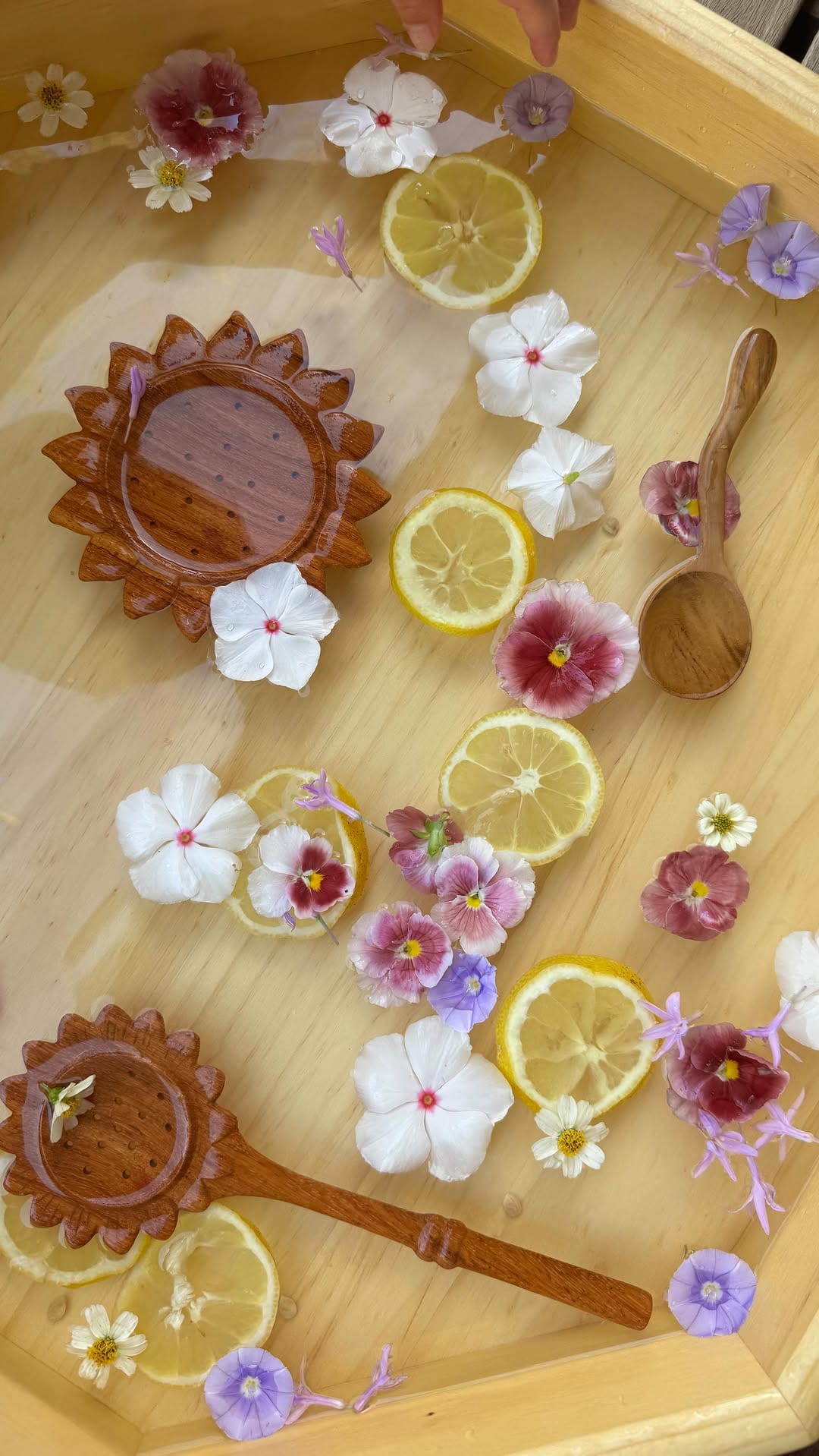 Post 8 by Little Wild & Green | Natural Sensory Play on Instagram (video)