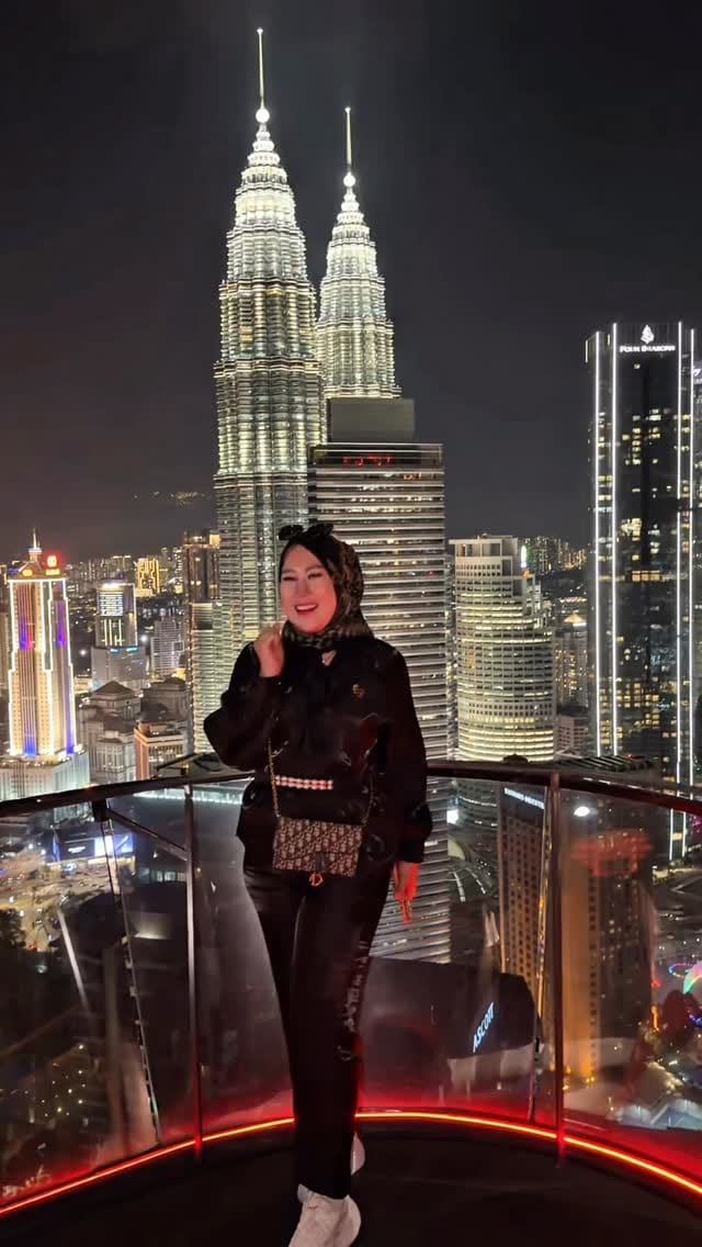 Post 1 by Nadia Nataya Lavinia on Instagram (video)