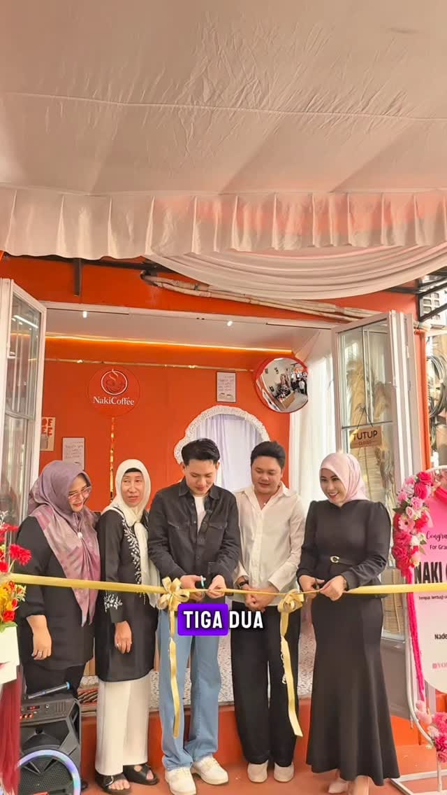 Post 7 by Nadia Nataya Lavinia on Instagram (video)
