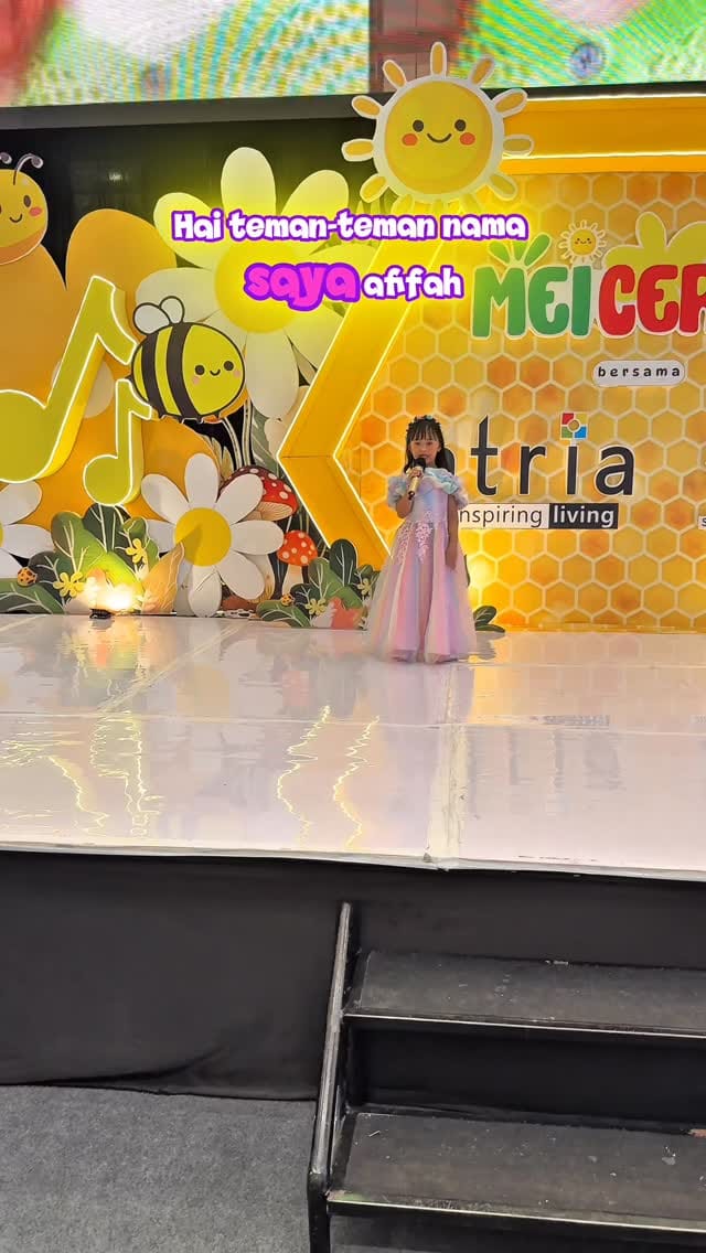 Post 4 by Nadia Nataya Lavinia on Instagram (video)