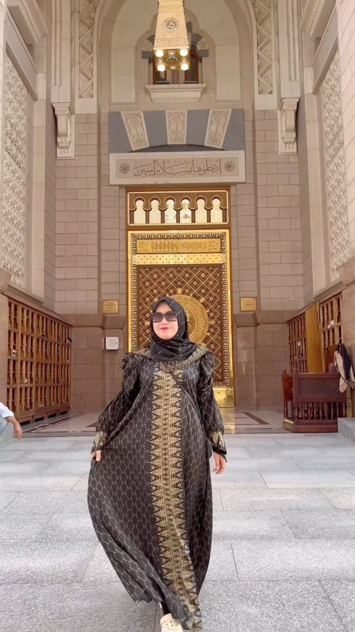Post 10 by Nadia Nataya Lavinia on Instagram (video)
