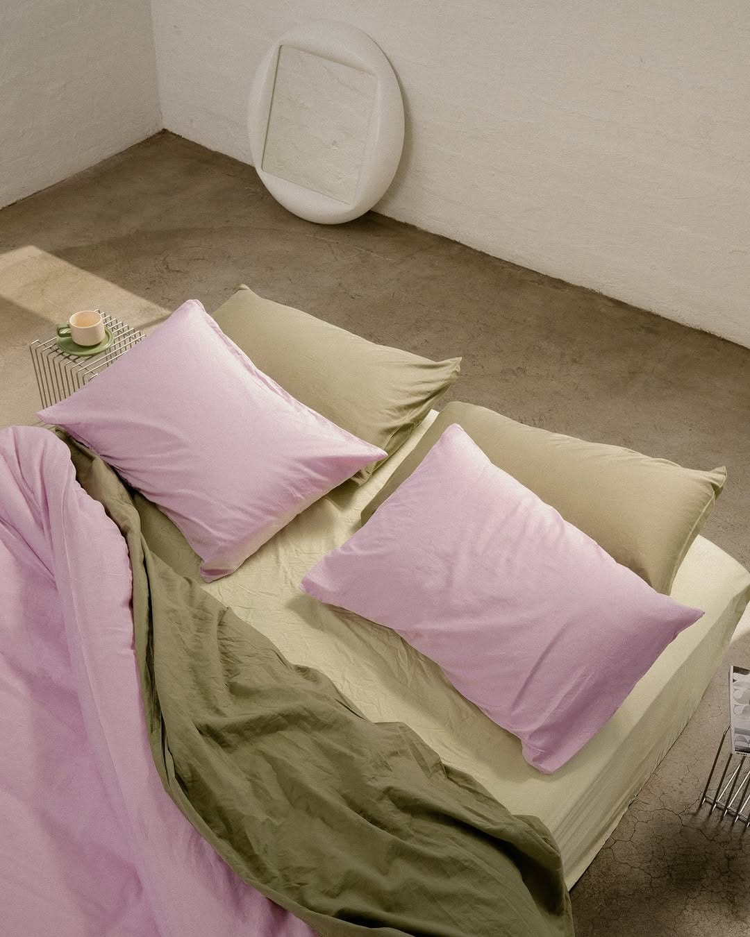 Post 10 by ROOMIE on Instagram (image)