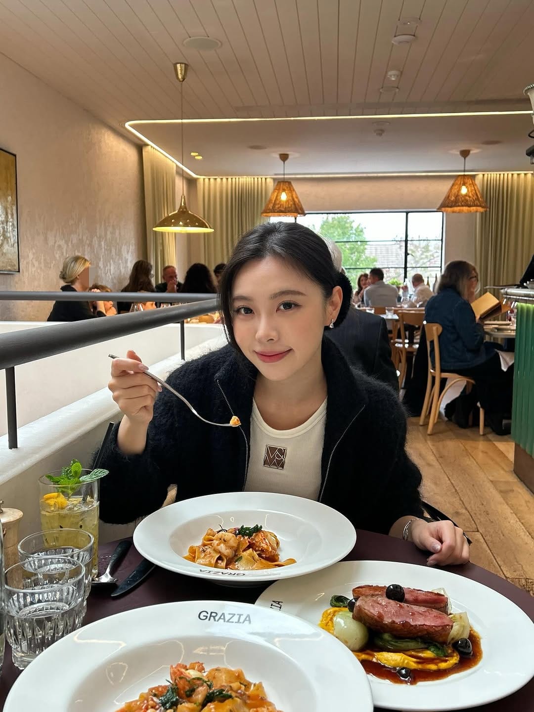 Post 4 by kina on Instagram (carousel)